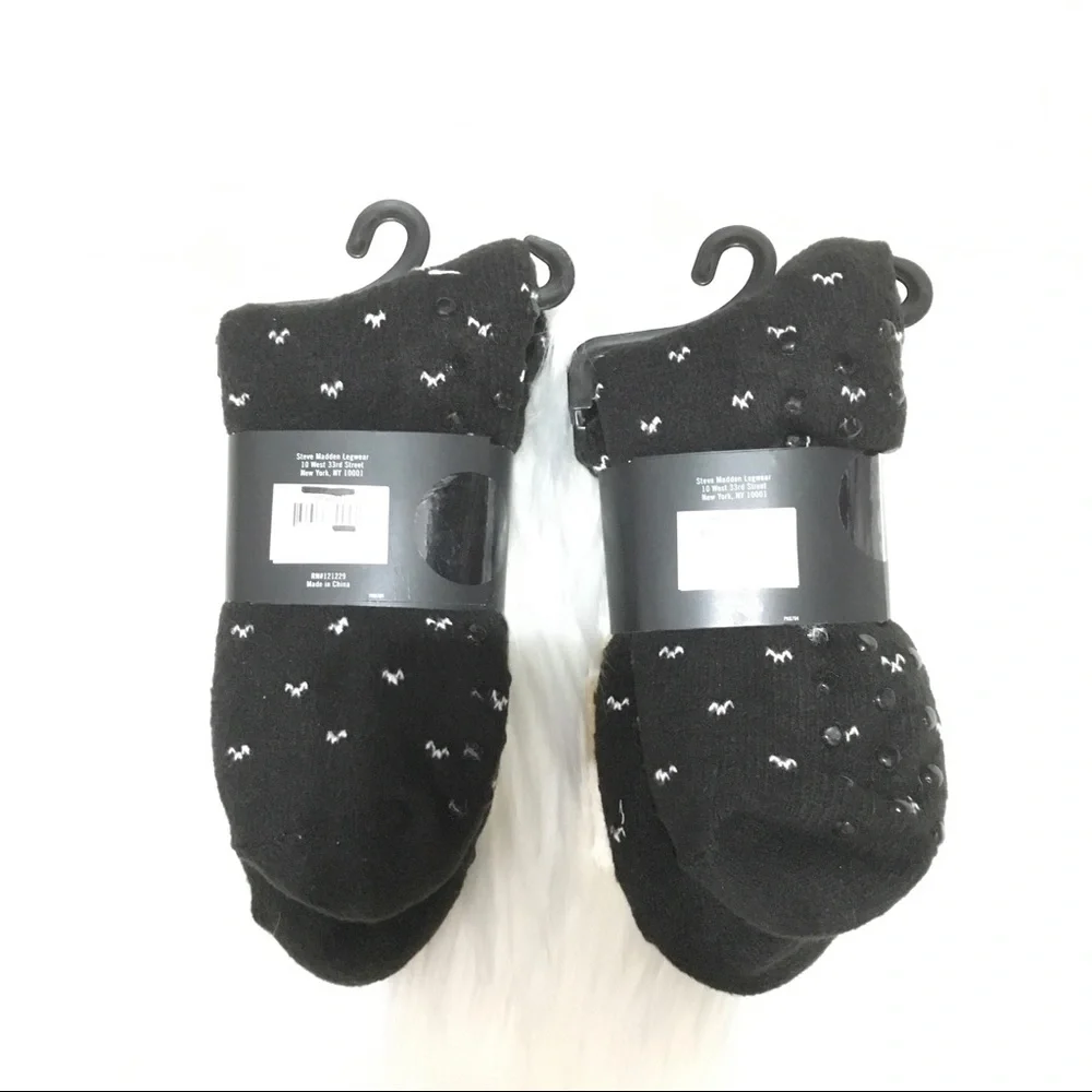 NWT Steve Madden Cabin Socks a set of 2 pairs
